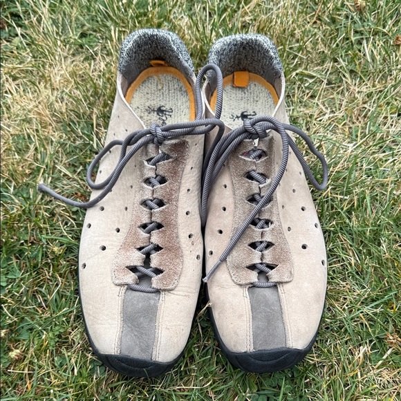 Timberland Tan and Gray Sneakers size 9/9.5 - Picture 1 of 9